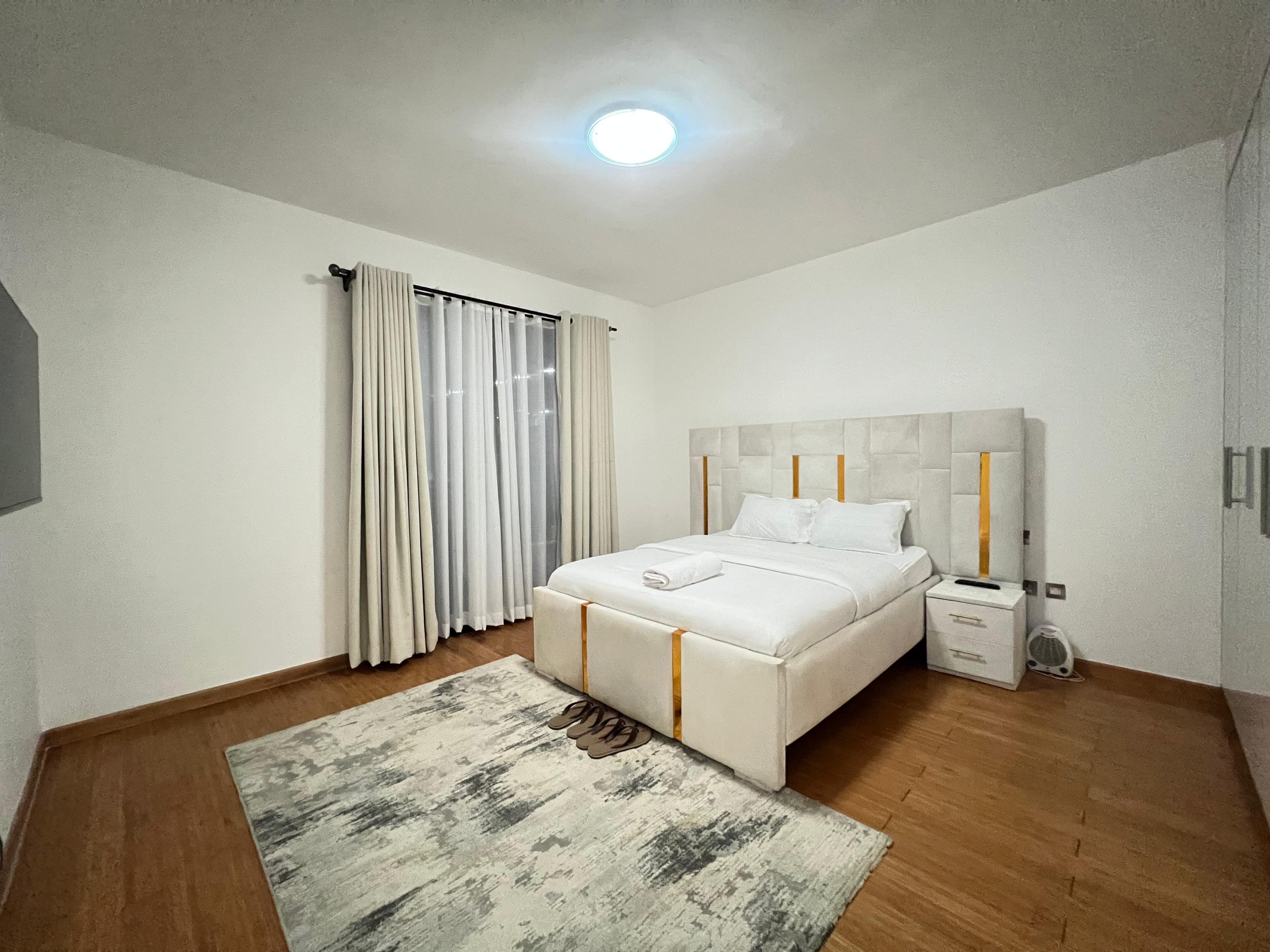 4 BEDROOM VILLA,GARDEN CITY